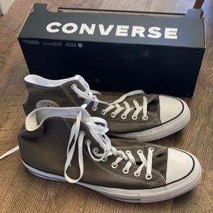 Like new Chuck Taylor Converse Sneakers Size 16